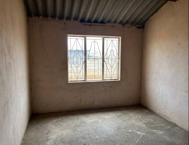 3 BEDROOM HOUSE FOR SALE IN SEBOKENG ZONE 13